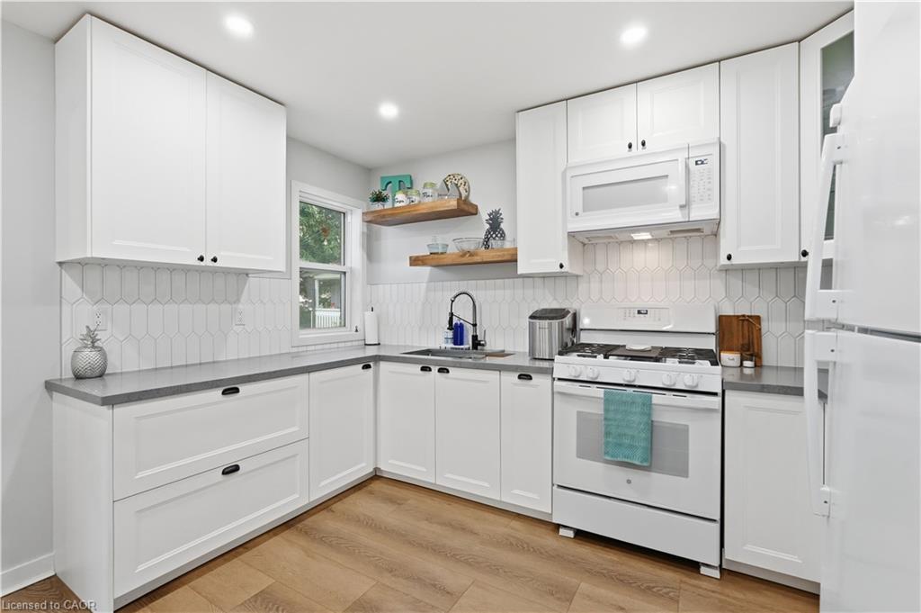 90 London Street N Property Photo 15