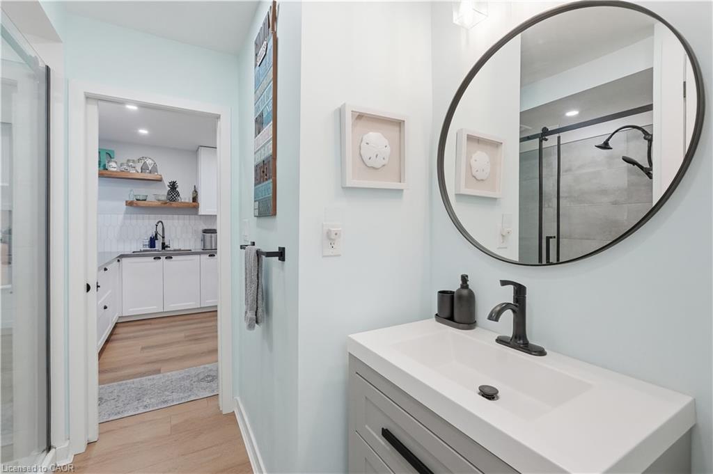 90 London Street N Property Photo 26