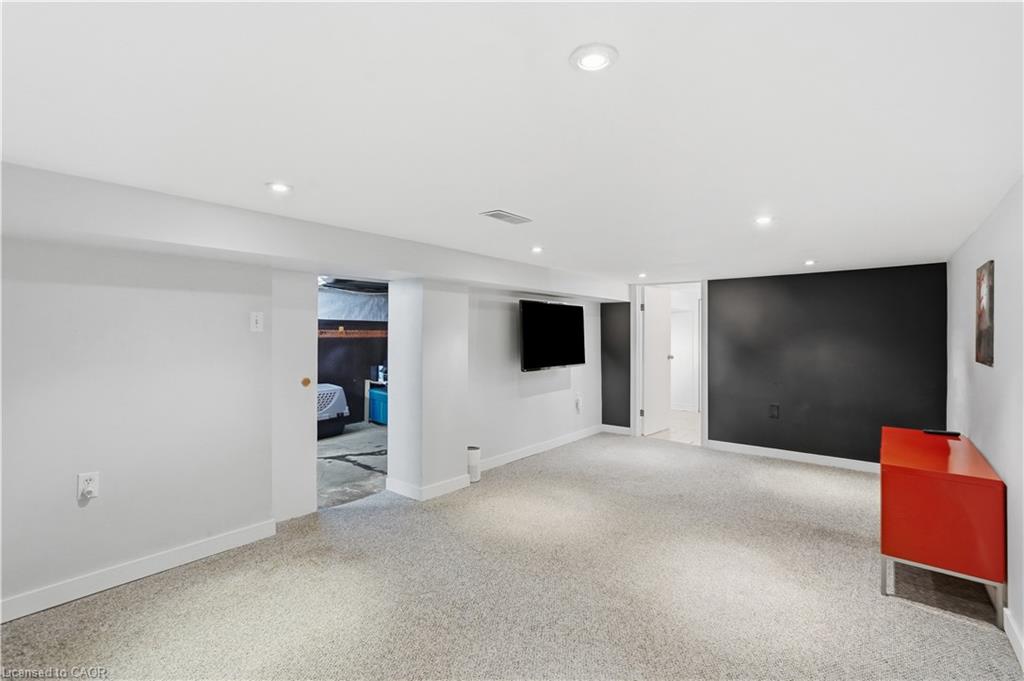 90 London Street N Property Photo 32
