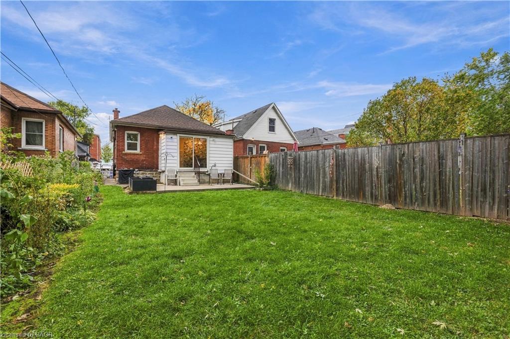 90 London Street N Property Photo 39