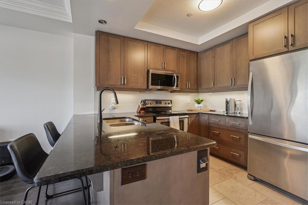405-150 Wellington Street E Property Photo 21