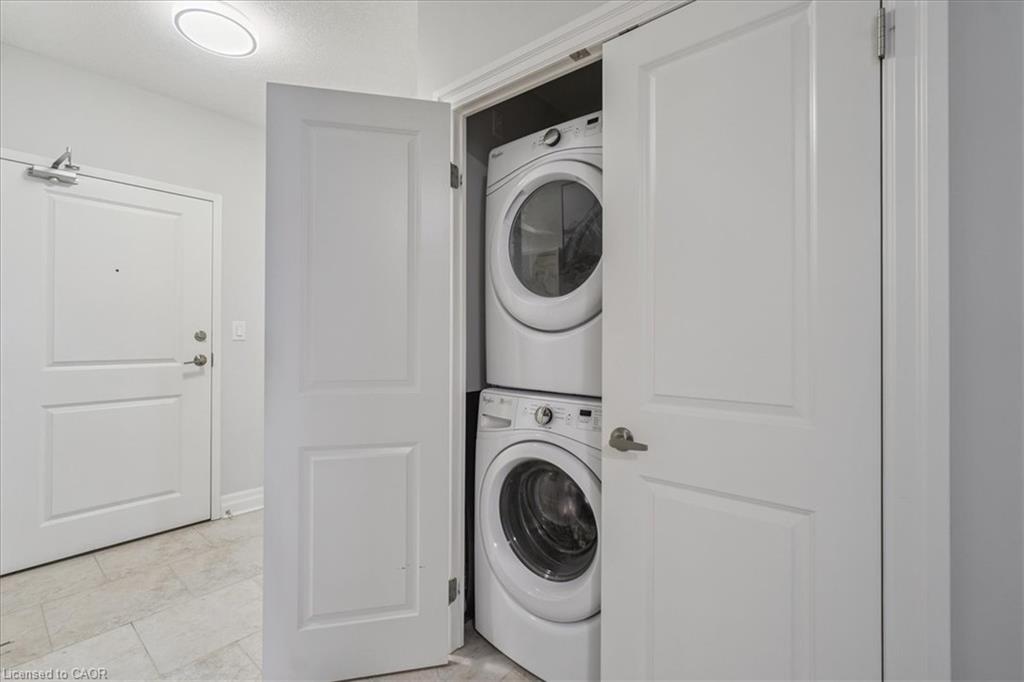 405-150 Wellington Street E Property Photo 25