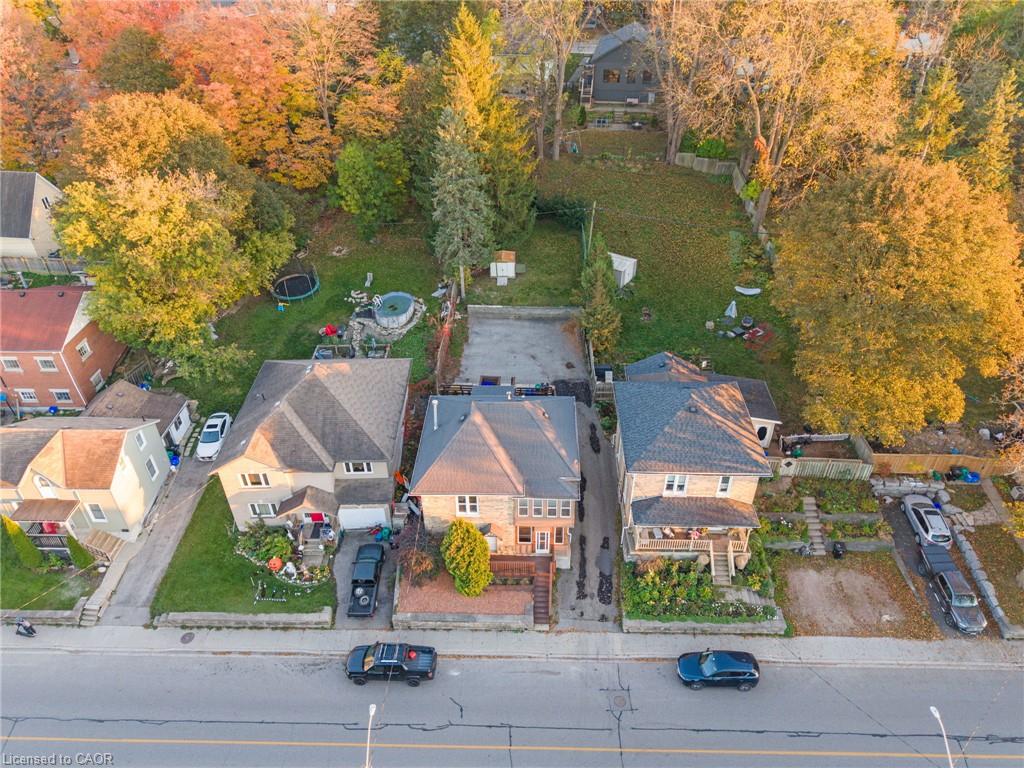 100 Queen Street W Property Photo 3