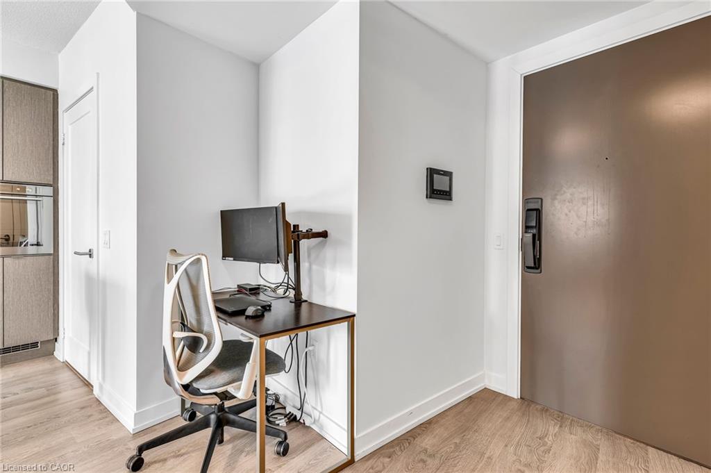 2713-10 York Street Property Photo 3