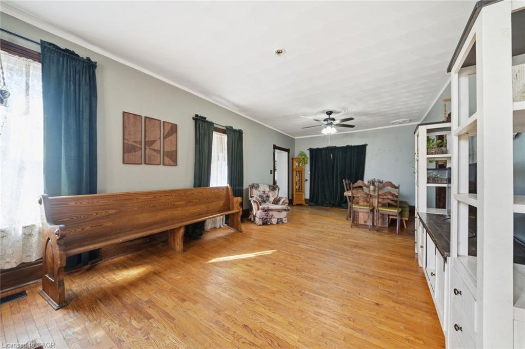 424 Main Street E Property Photo 16