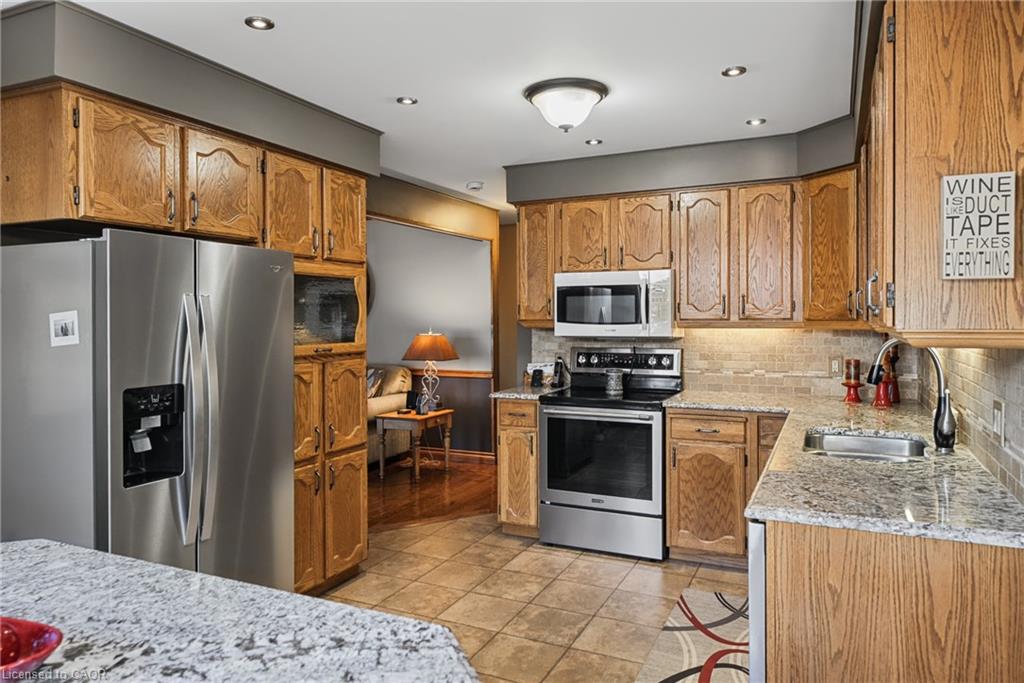 30 Donly Drive S Property Photo 12
