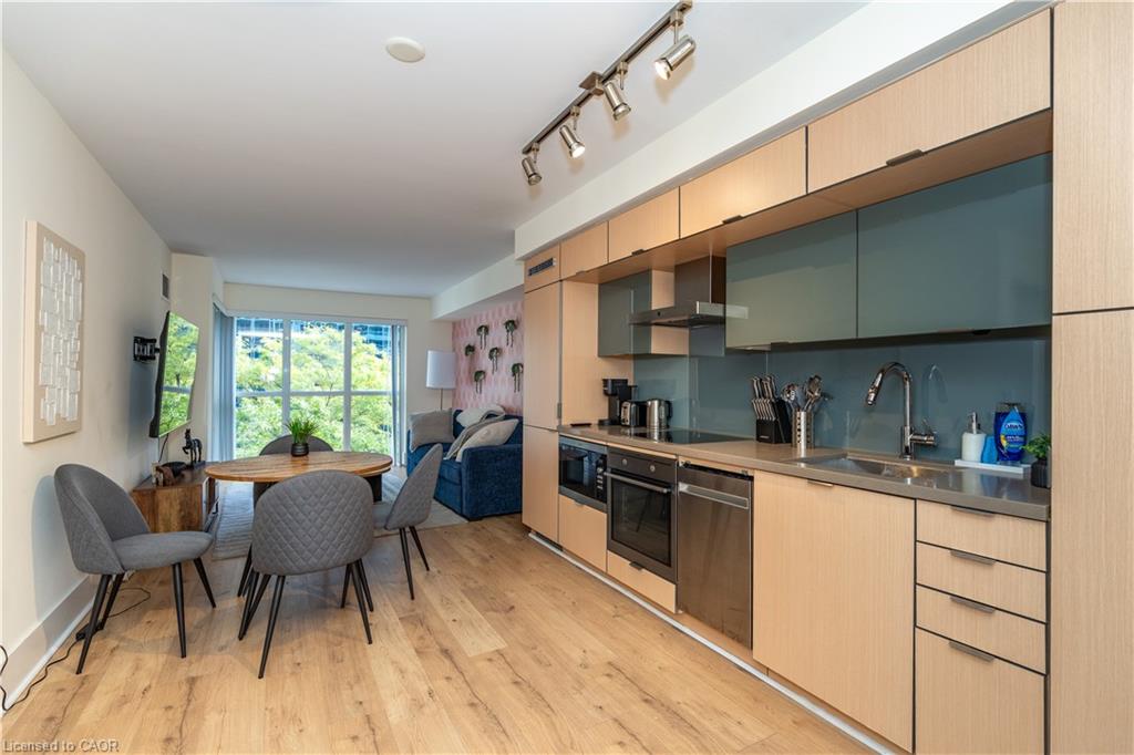 307-300 Front Street W Property Photo 8