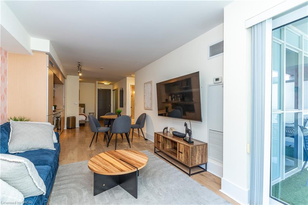 307-300 Front Street W Property Photo 10