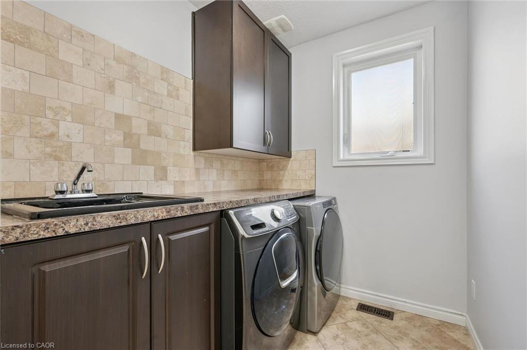 909 Pebblecreek Court Property Photo 15