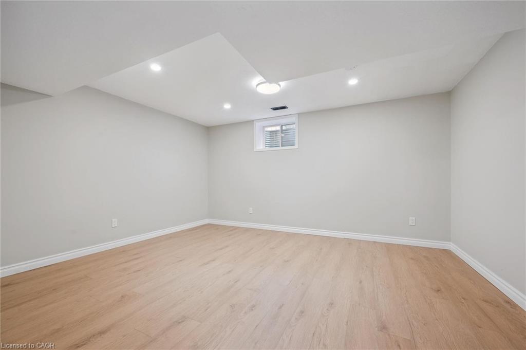 909 Pebblecreek Court Property Photo 32
