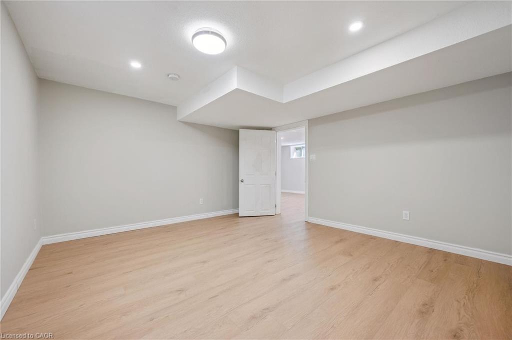 909 Pebblecreek Court Property Photo 33