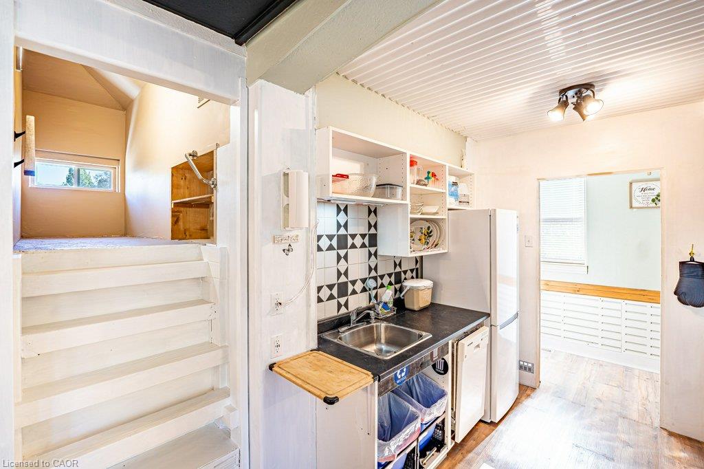 82 Kehl Street Property Photo 8