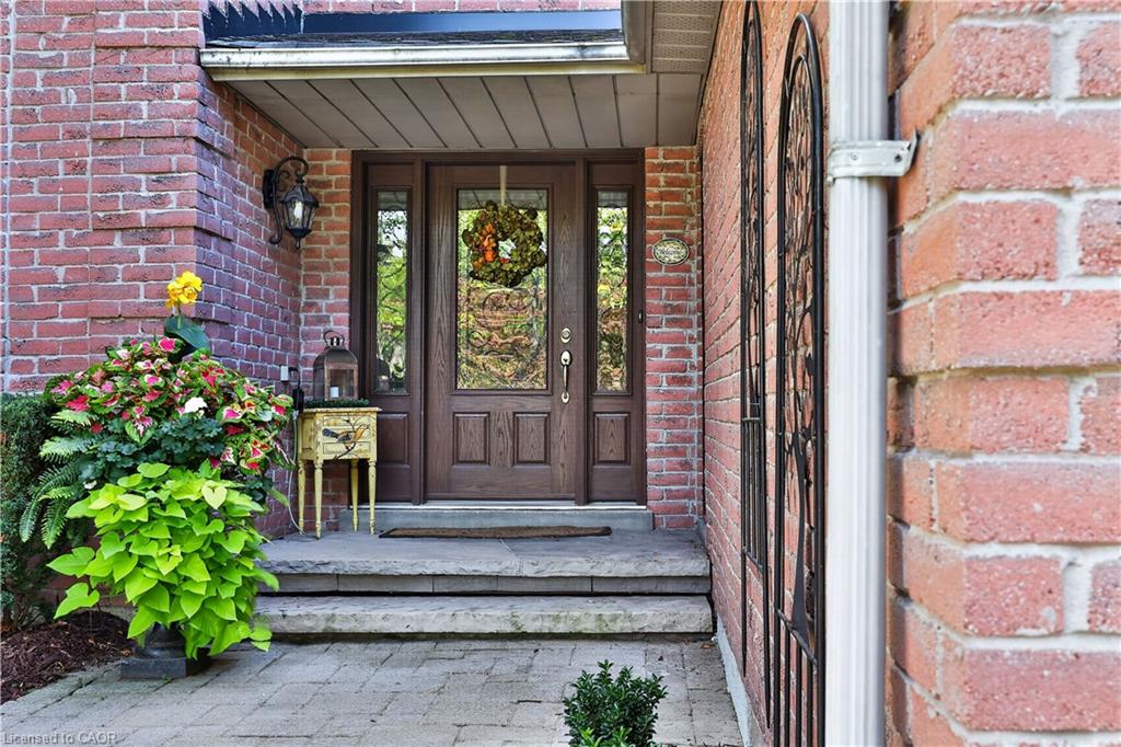 1572 Flamborough Circle Property Photo 3