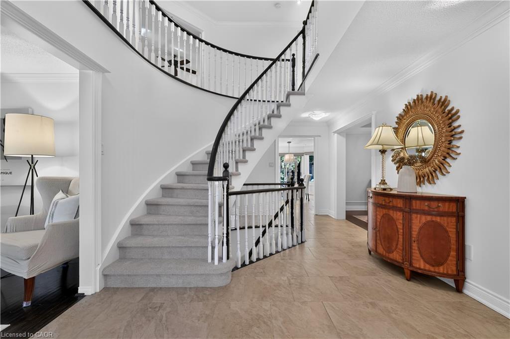 1572 Flamborough Circle Property Photo 4