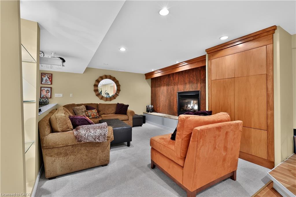 1572 Flamborough Circle Property Photo 32