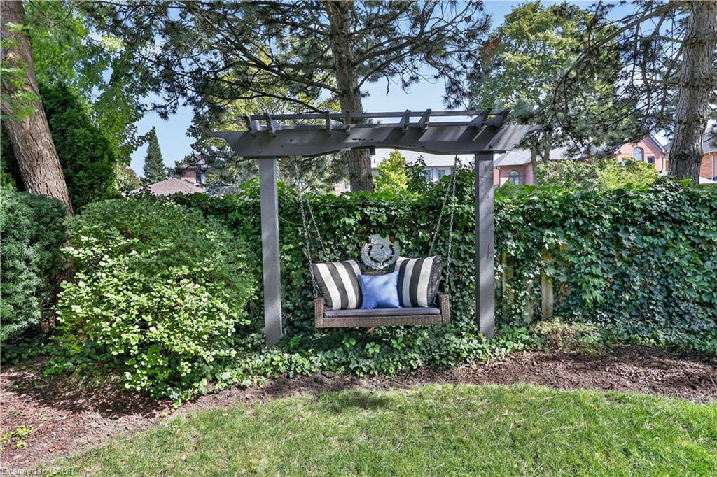 1572 Flamborough Circle Property Photo 41