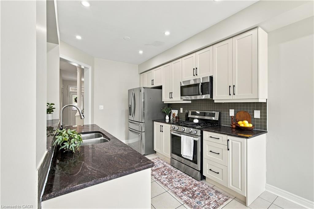 24-3275 Stalybridge Drive Property Photo 12