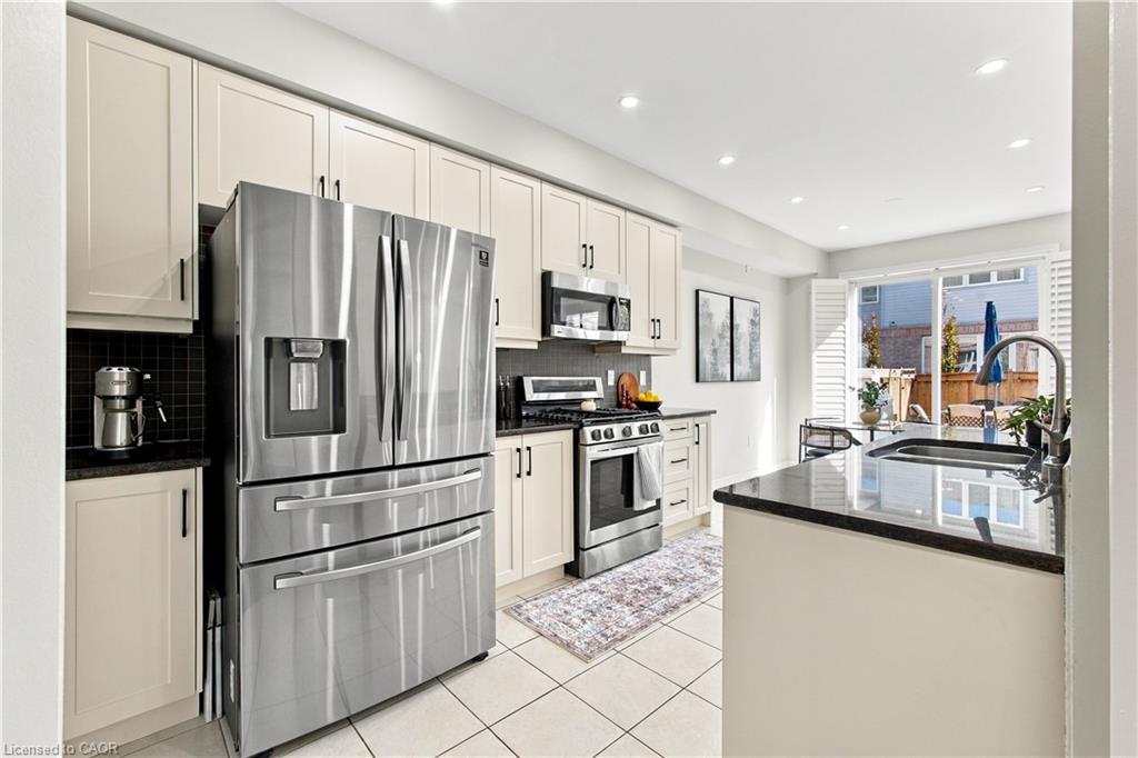 24-3275 Stalybridge Drive Property Photo 13