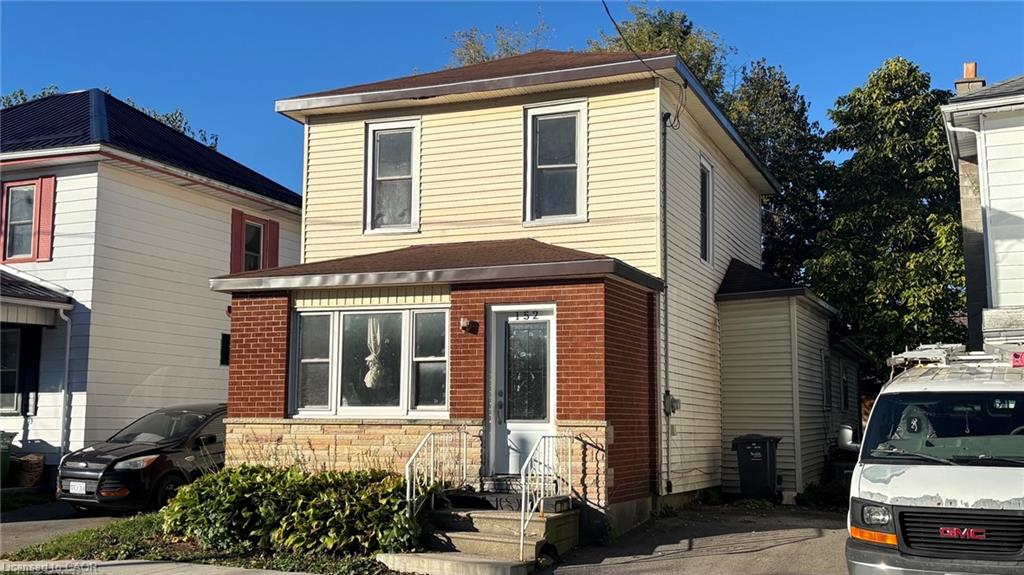152 Kent Street N Property Photo 1