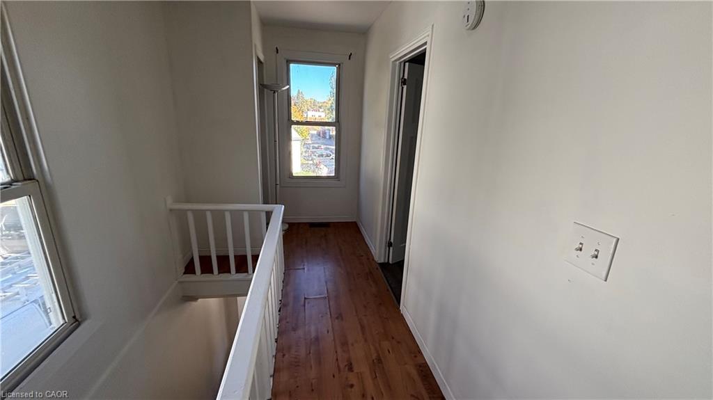152 Kent Street N Property Photo 13