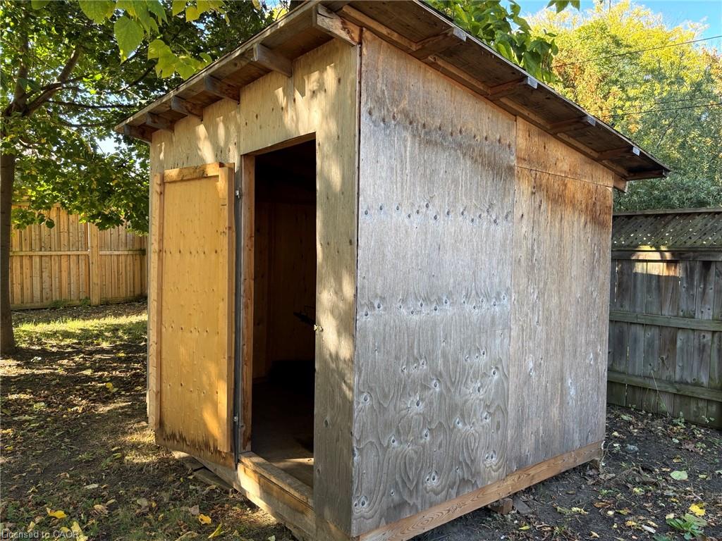 152 Kent Street N Property Photo 22