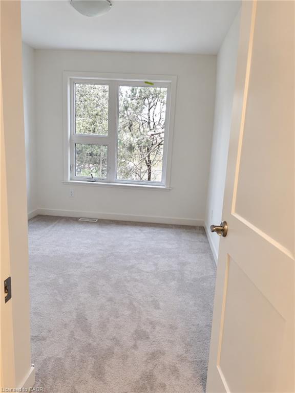 33-110 Fergus Avenue Property Photo 9