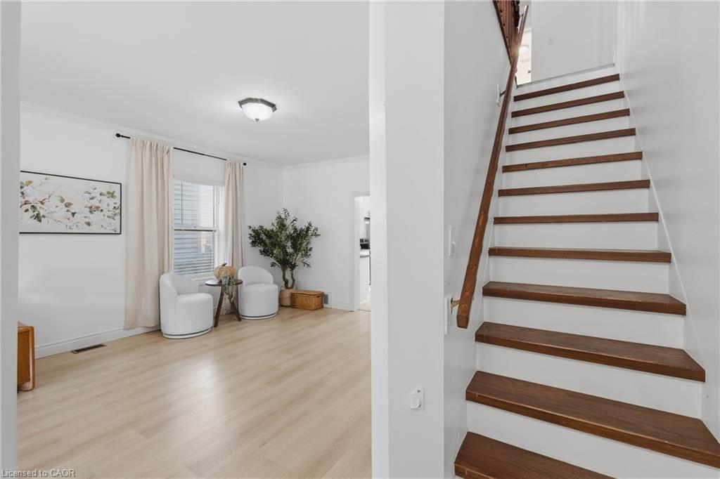 126 Niagara Street Property Photo 7