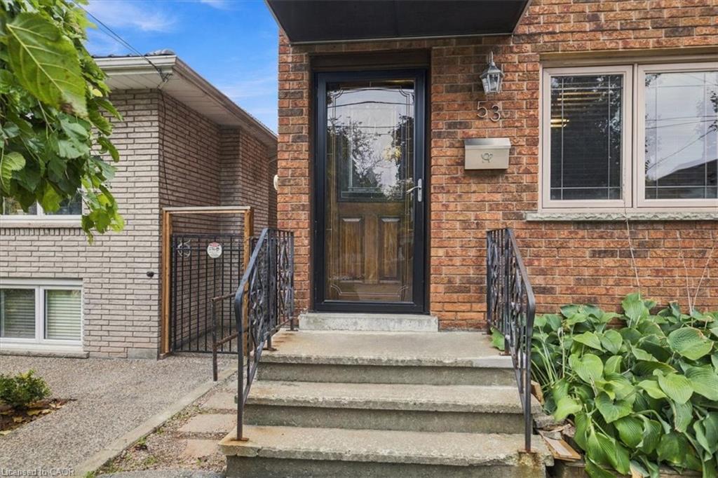 53 Picton Street W Property Photo 5