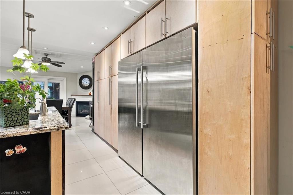 53 Picton Street W Property Photo 14