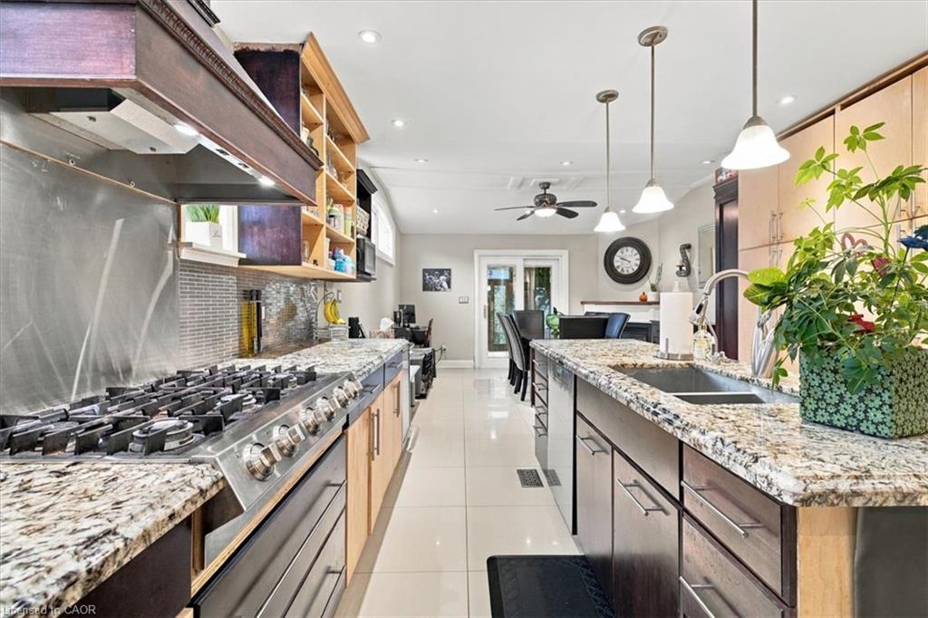 53 Picton Street W Property Photo 15