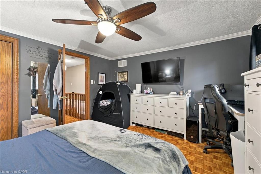 53 Picton Street W Property Photo 26