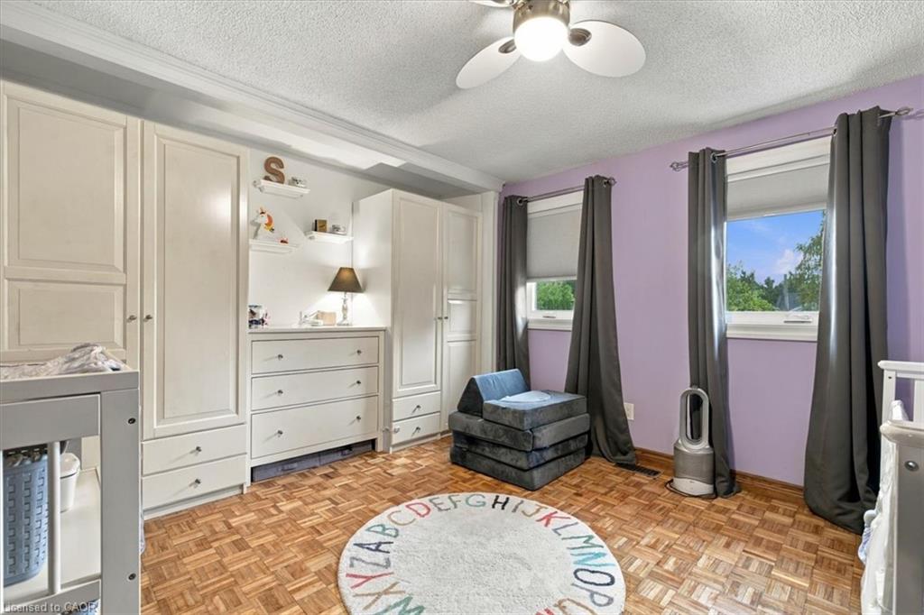 53 Picton Street W Property Photo 27