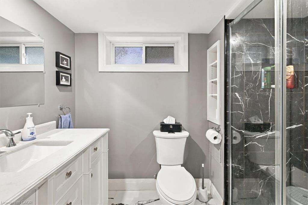 53 Picton Street W Property Photo 34
