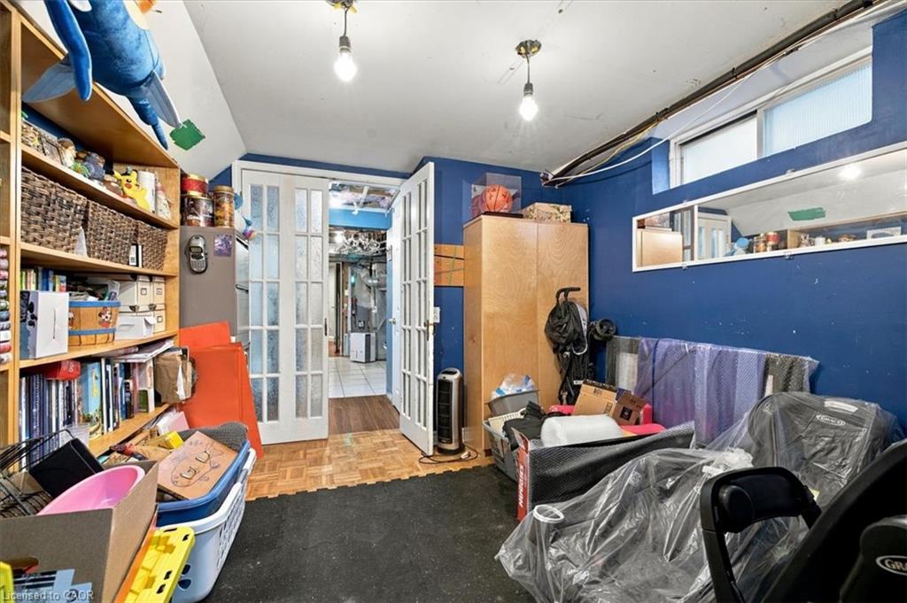 53 Picton Street W Property Photo 37