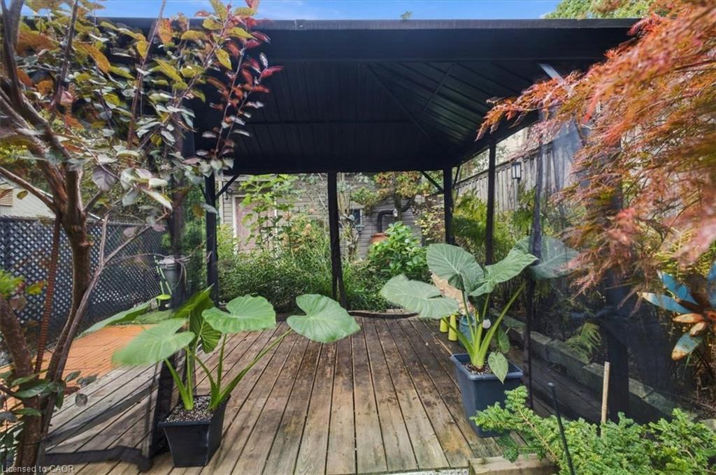 53 Picton Street W Property Photo 43