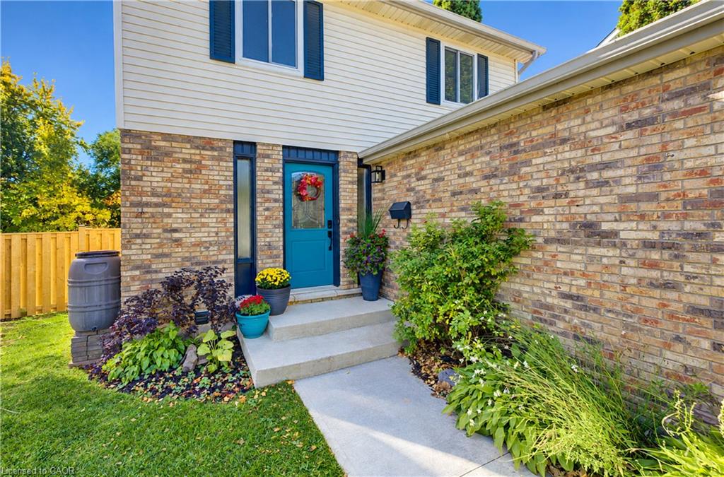 527b Rosemeadow Crescent Property Photo 2