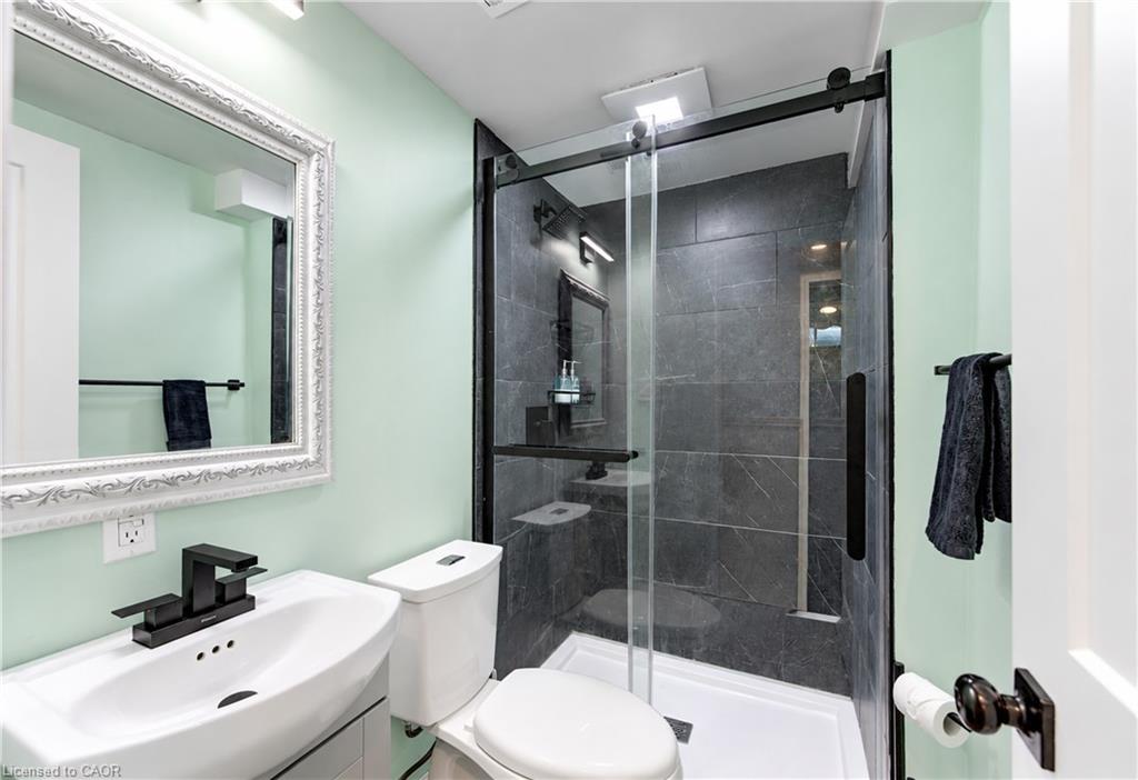 527b Rosemeadow Crescent Property Photo 16