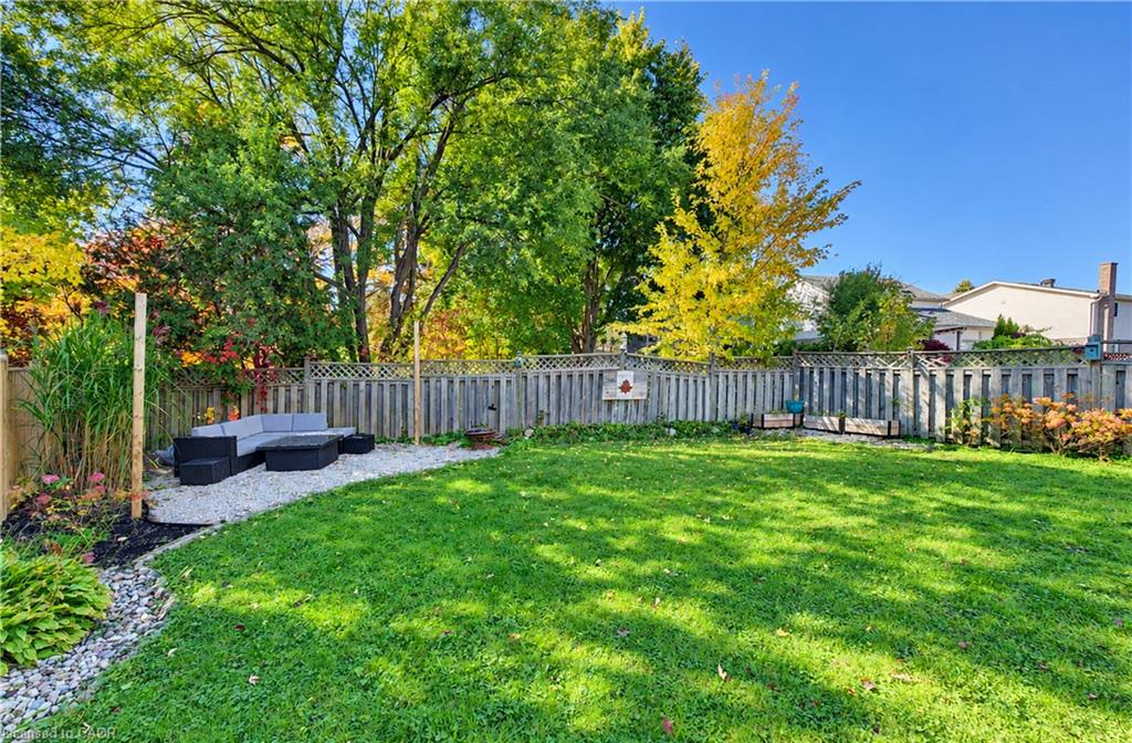 527b Rosemeadow Crescent Property Photo 17