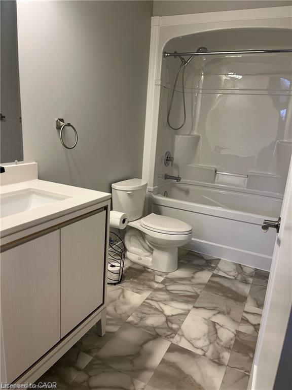2-453 Turnberry Street Property Photo 7