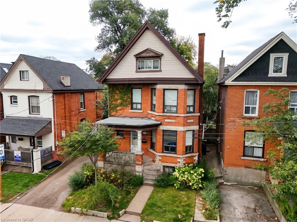 58 Arthur Avenue N Property Photo 2