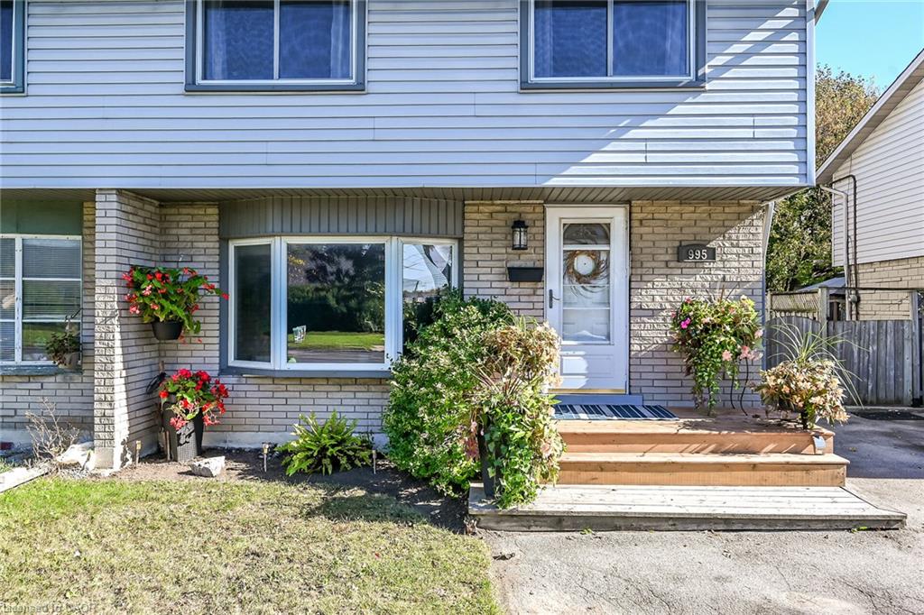 995 Upper Wellington Street Property Photo 1