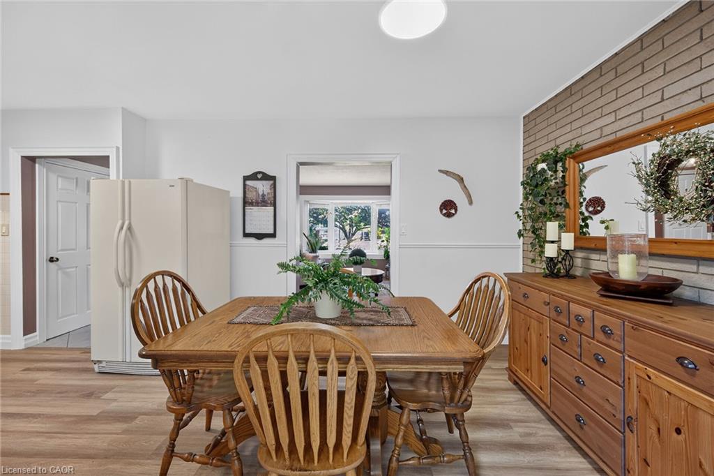 995 Upper Wellington Street Property Photo 12