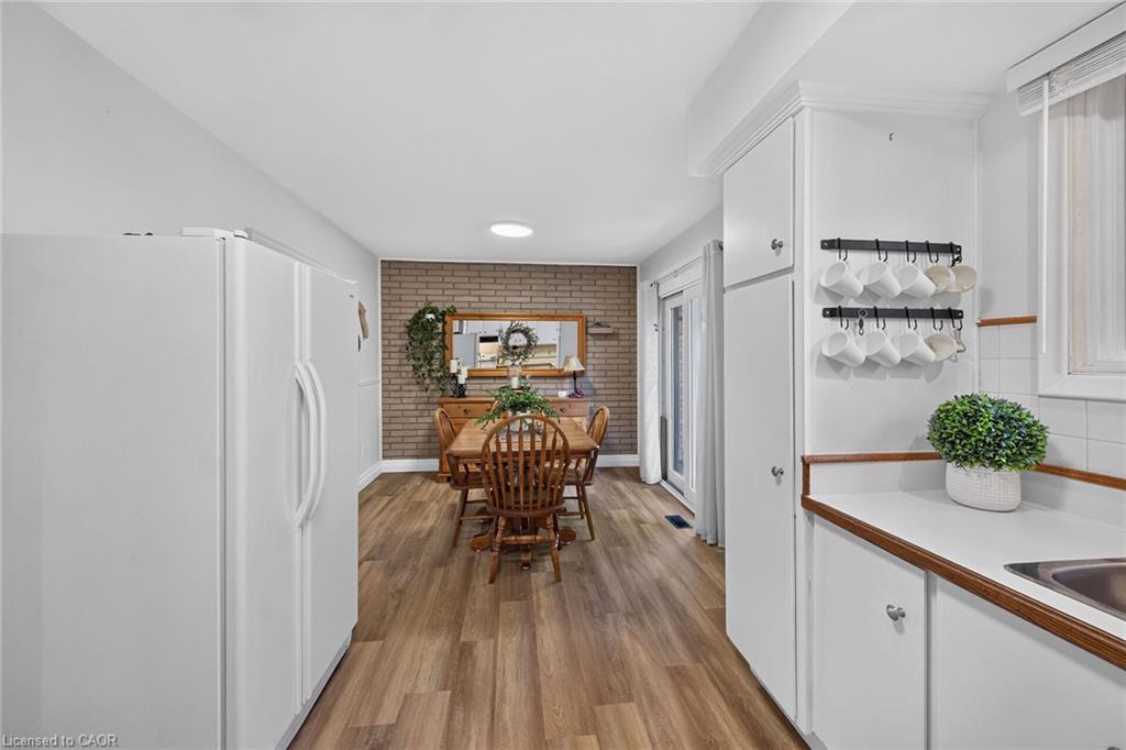 995 Upper Wellington Street Property Photo 16
