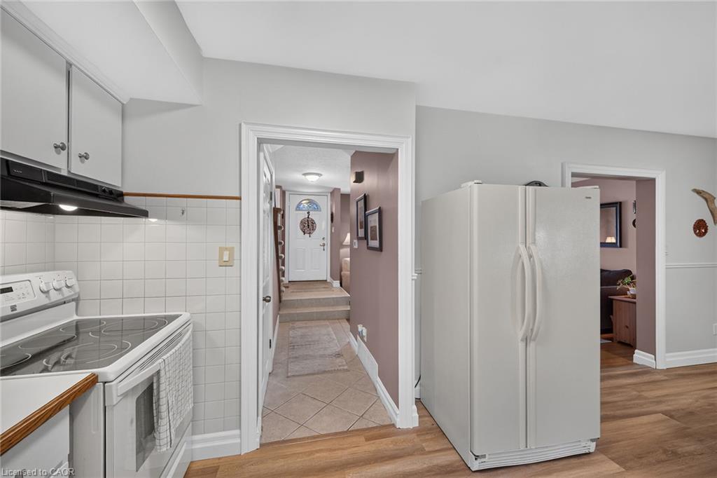 995 Upper Wellington Street Property Photo 17