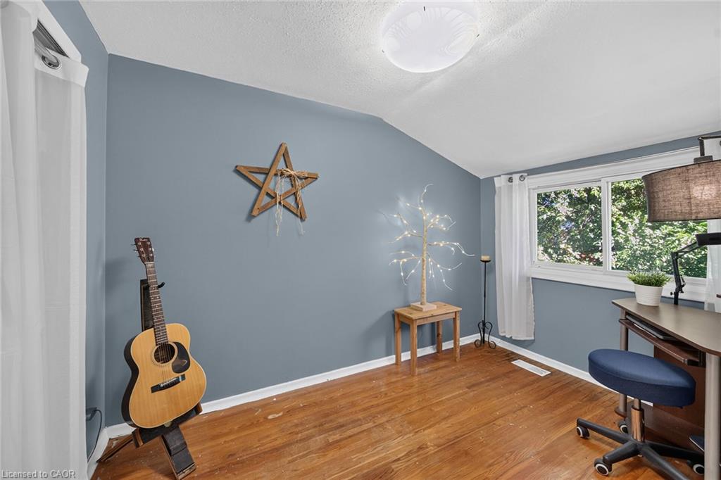 995 Upper Wellington Street Property Photo 29