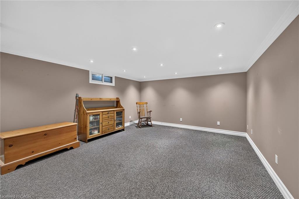 995 Upper Wellington Street Property Photo 33