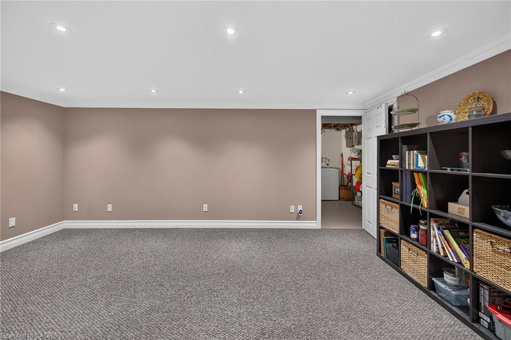 995 Upper Wellington Street Property Photo 35