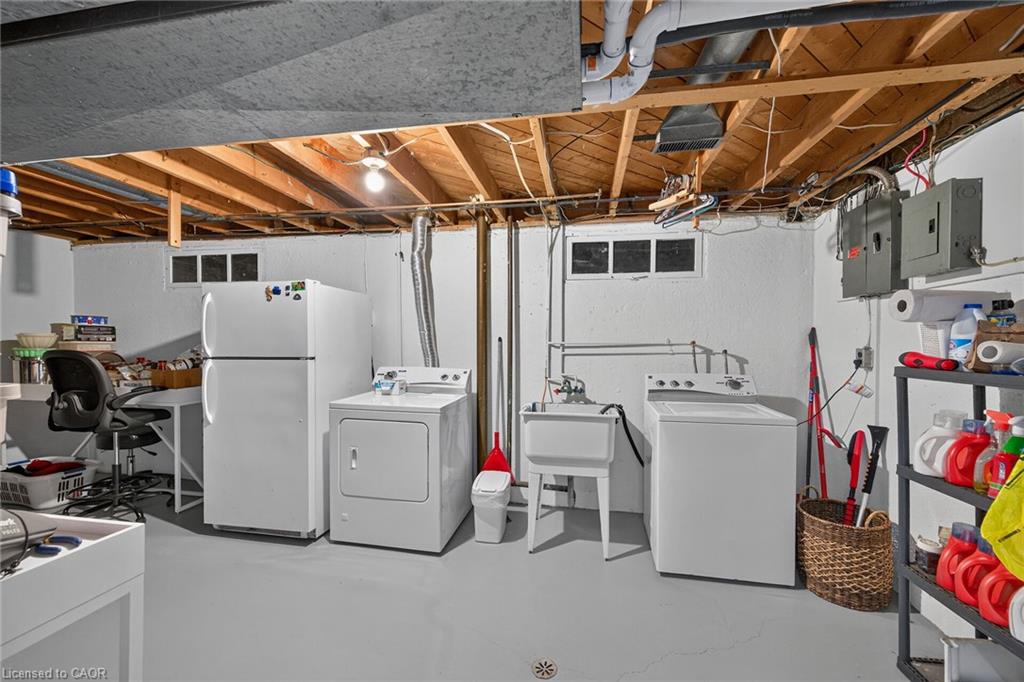 995 Upper Wellington Street Property Photo 37