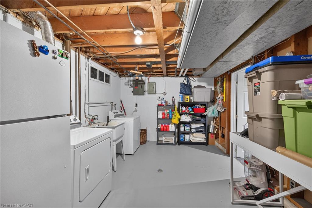 995 Upper Wellington Street Property Photo 39