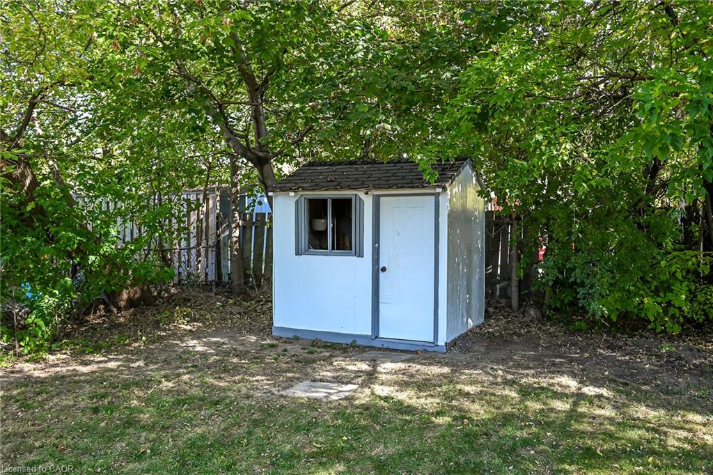 995 Upper Wellington Street Property Photo 45